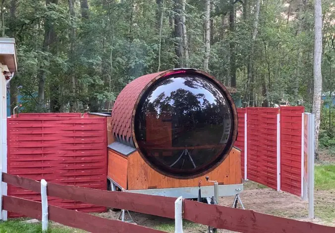 Fasssauna im Wald